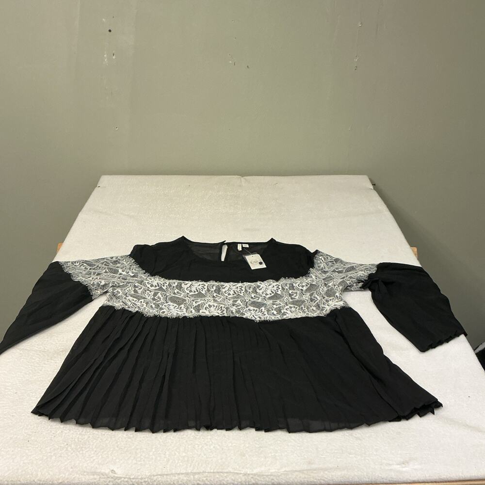 Cato Women’s Lace And Pleated Blouse Black And White Sz XL, NWT, 3576